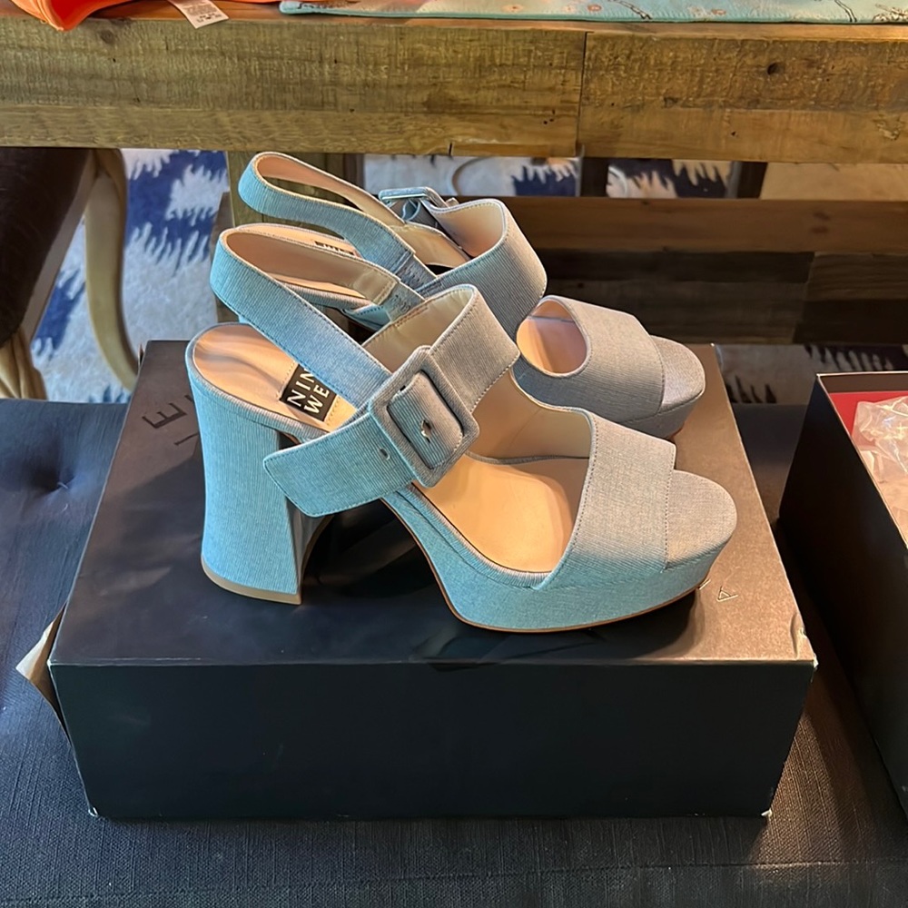 Nine West 40th Anniversary Levine Sandals Size 8
